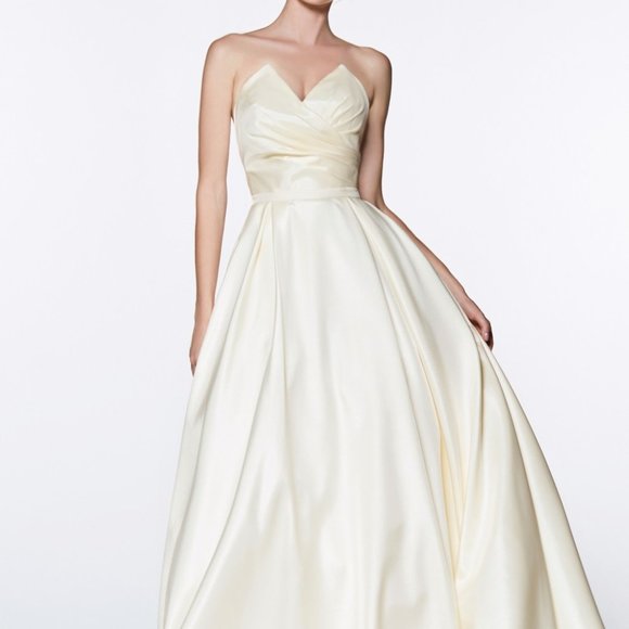 Cinderella Dresses & Skirts - Strapless Sweetheart Neck Evening Dress CDUE008